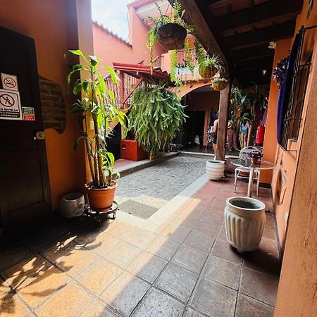Hotel Chilero Y Cafe Антигуа-Гватемала Экстерьер фото