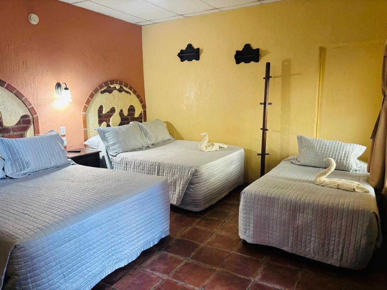 Hotel Chilero Y Cafe Антигуа-Гватемала Экстерьер фото