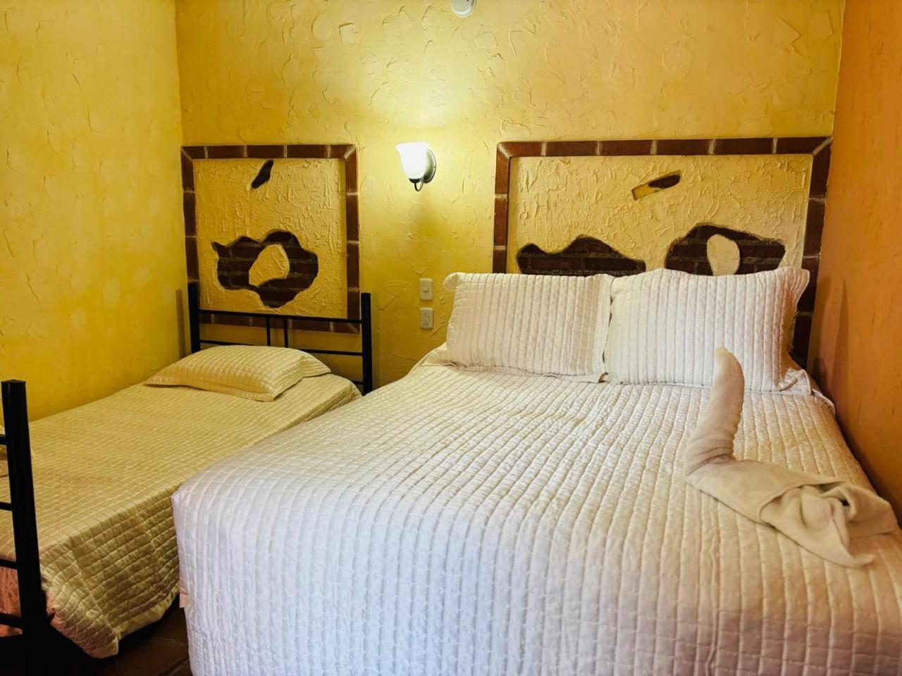 Hotel Chilero Y Cafe Антигуа-Гватемала Экстерьер фото