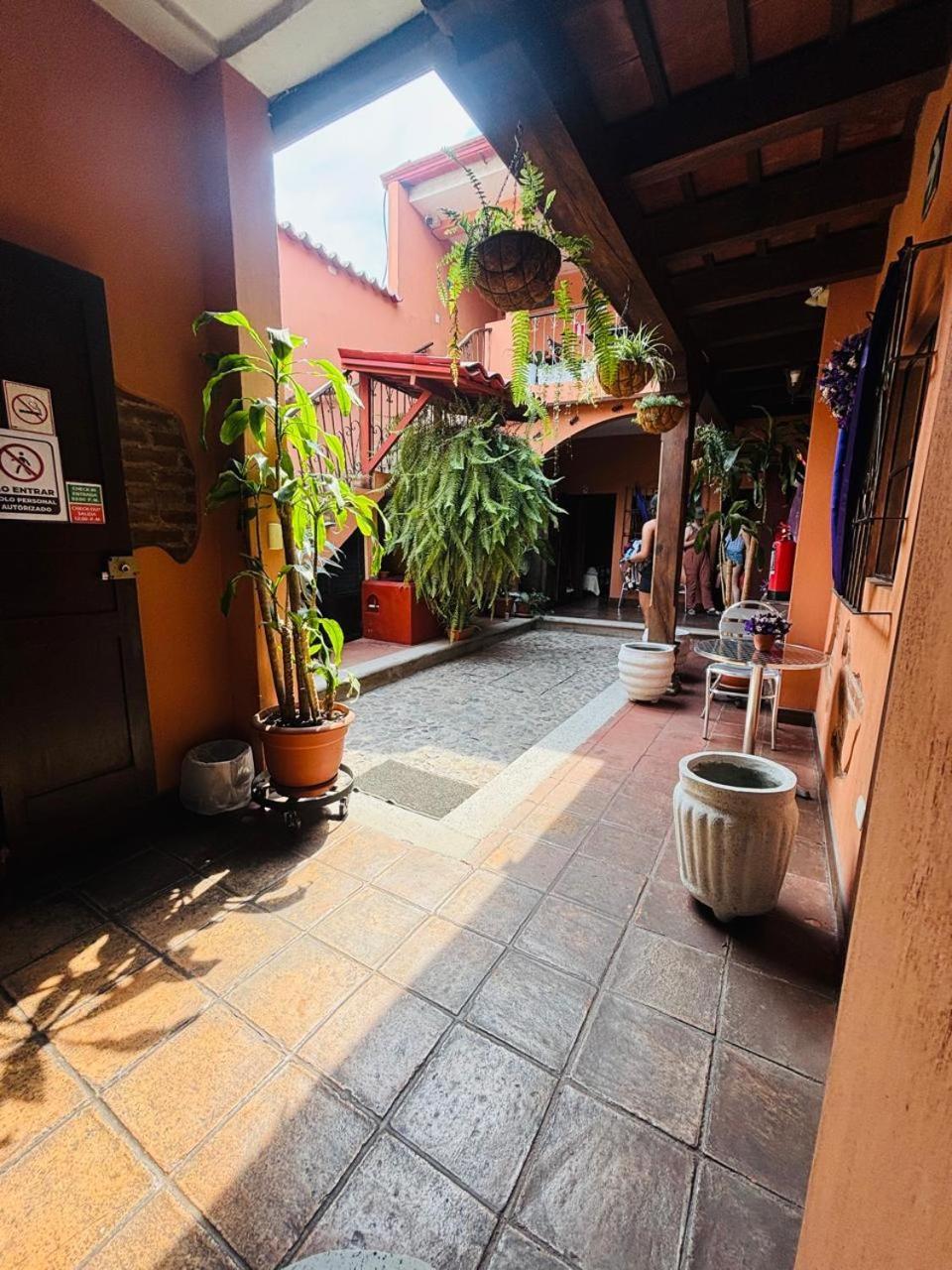 Hotel Chilero Y Cafe Антигуа-Гватемала Экстерьер фото